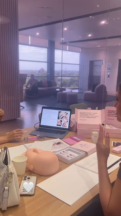 Classic, Hybrid & Volume Lashes – 1:1 In-Person Class (1 Day)